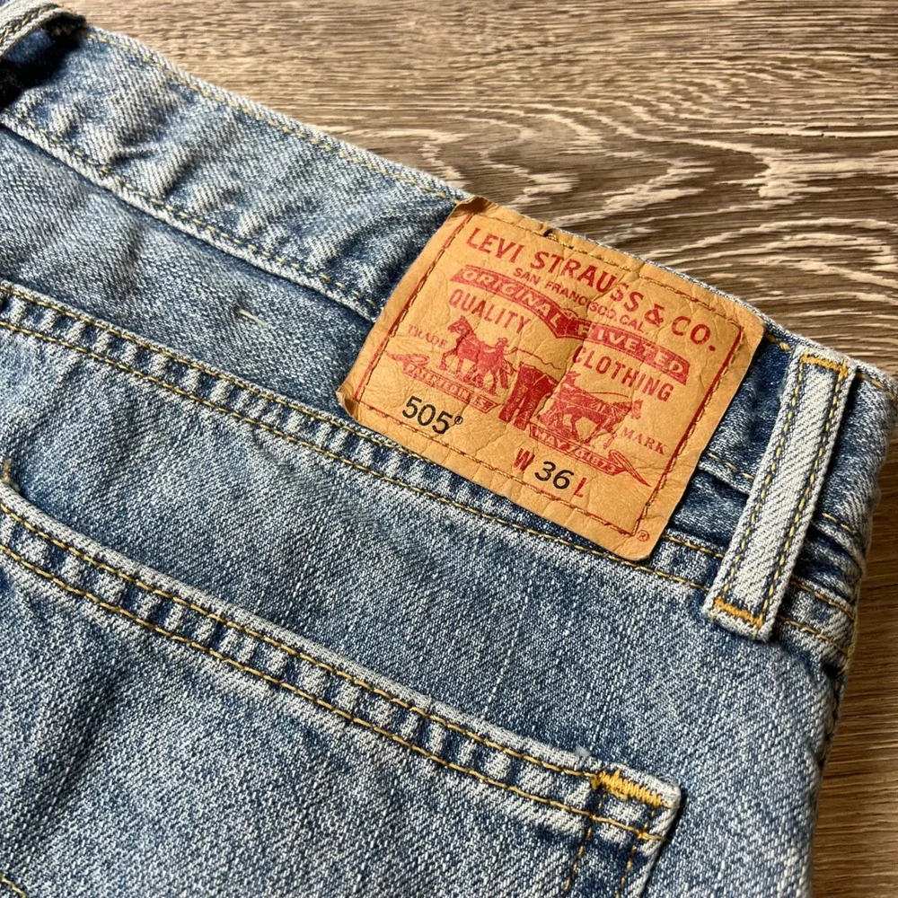 Levis 505 Denim Shorts Mens 36 Light Blue Straight Fit Cotton Jorts Casual